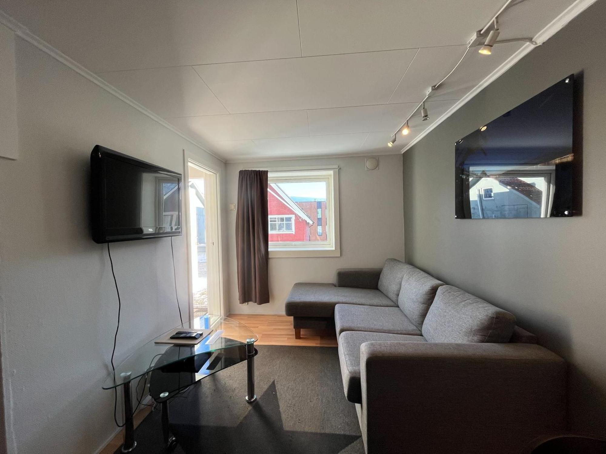 Enter Backpack Hotel Tromso Bagian luar foto